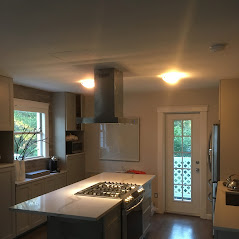 Tampa handyman fixing common Home Repairs like drywall, faucets, and doors