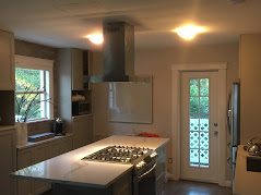 Tampa handyman fixing common Home Repairs like drywall, faucets, and doors